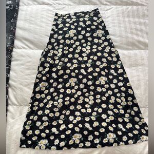 Forever 21 Black and White Floral A-Line Midi Skirt